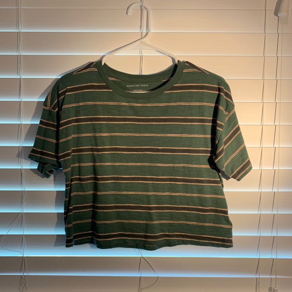 AE crop t-shirt